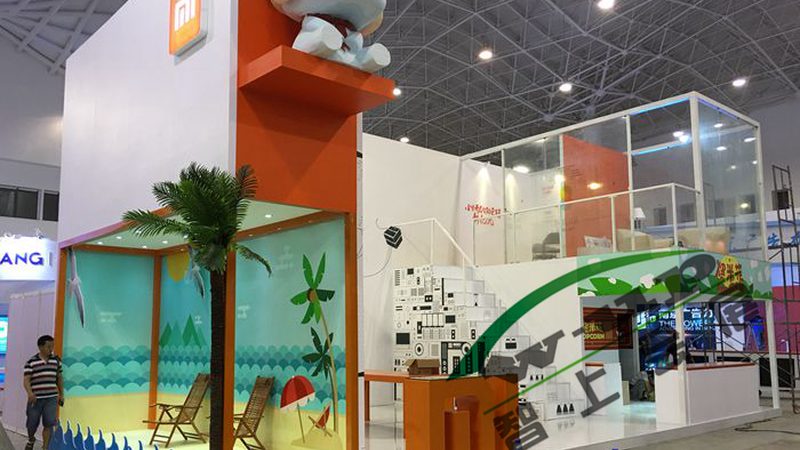 塑料与木质展台搭建：成本考量背后的秘密